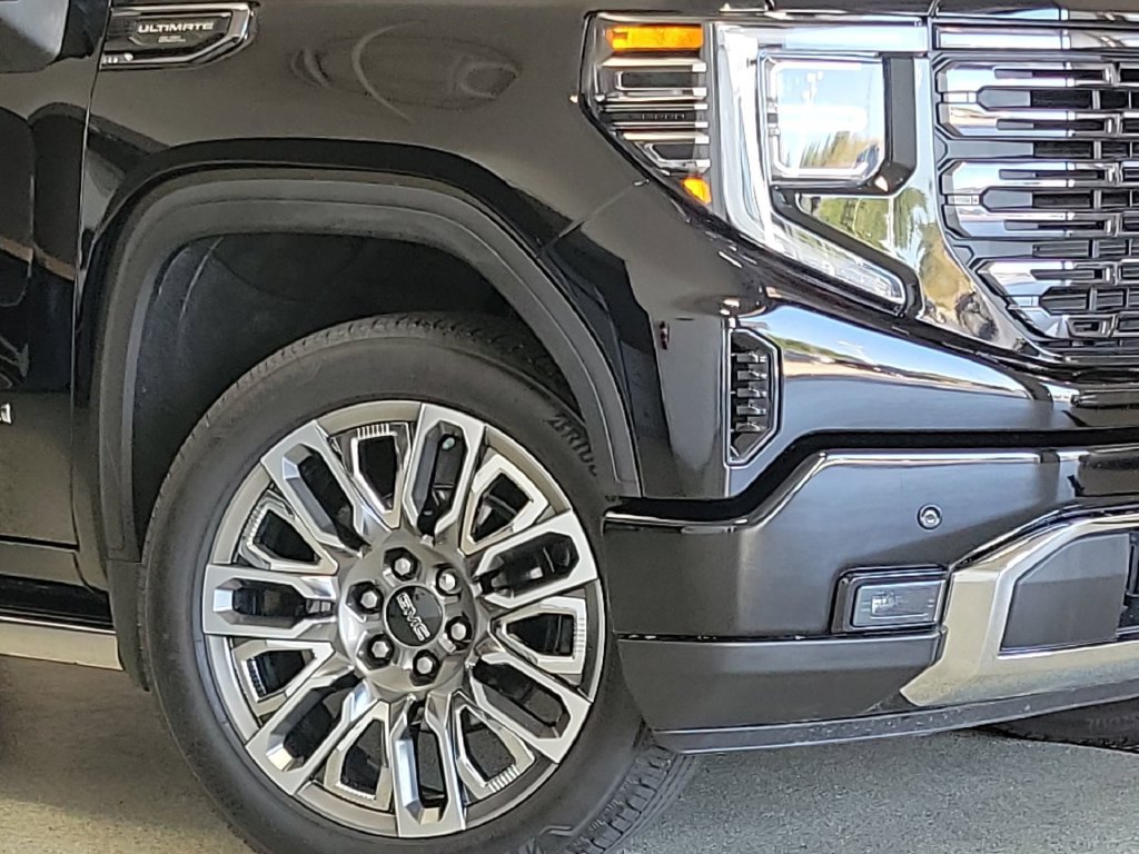 Certified 2025 GMC Sierra 1500 Denali Ultimate AWD/4WD image 2