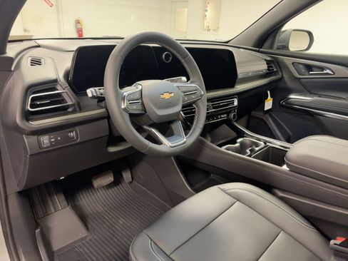 New 2026 Chevrolet Traverse LT w/ Sun and Wheel Package image 4