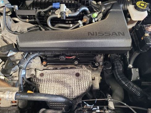 Used 2018 Nissan Rogue SV image 30