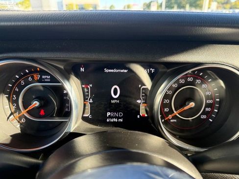 Used 2022 Jeep Wrangler Unlimited Sahara image 24