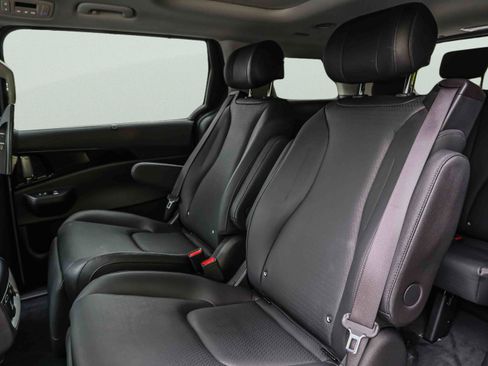 Used 2025 Kia Carnival SX Prestige FWD image 22