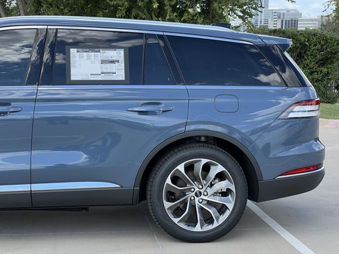 New 2025 Lincoln Aviator Reserve w/ Luxury Package image 6