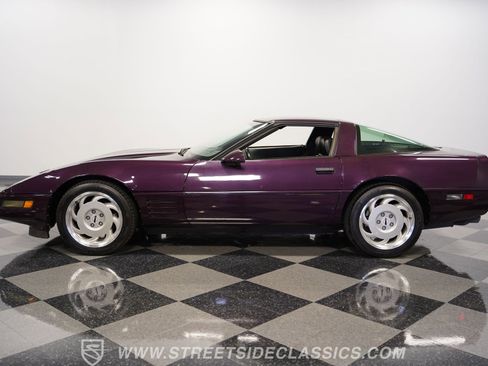 Used 1992 Chevrolet Corvette Coupe image 2