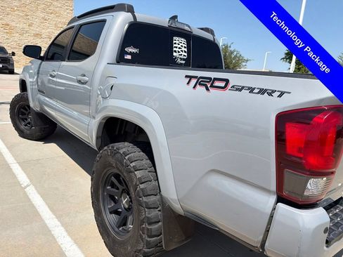 Used 2019 Toyota Tacoma TRD Sport w/ TRD Premium Sport Package RWD image 8