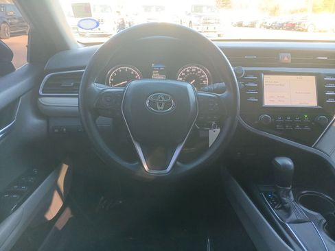 Used 2018 Toyota Camry L image 16