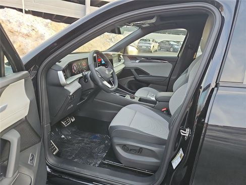 New 2026 Volkswagen Tiguan SE R-Line image 14