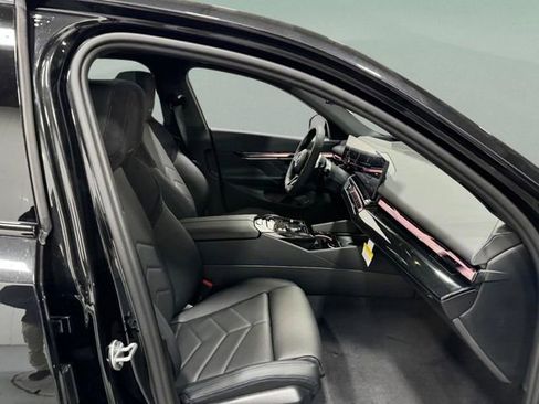 New 2026 BMW 530i xDrive w/ M Sport Package AWD/4WD image 19