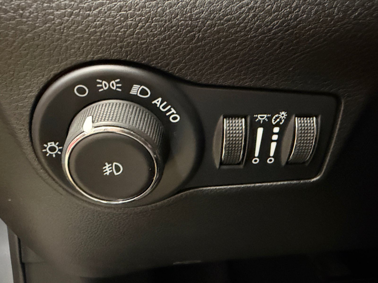 Used 2024 Jeep Compass Latitude AWD/4WD image 24