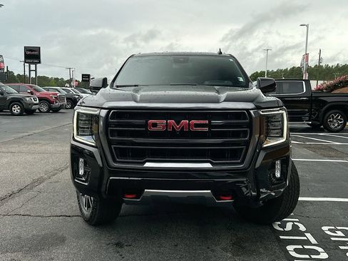 Used 2024 GMC Yukon AT4 w/ AT4 Premium Package AWD/4WD image 5