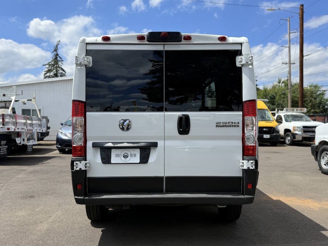 Used 2025 RAM ProMaster 2500 w/ U-Haul Equipment Group FWD image 15