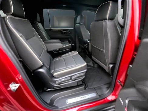 New 2025 Chevrolet Suburban Premier w/ Sun And Tow Package image 10