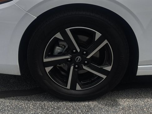 Used 2025 Nissan Sentra SV FWD image 24