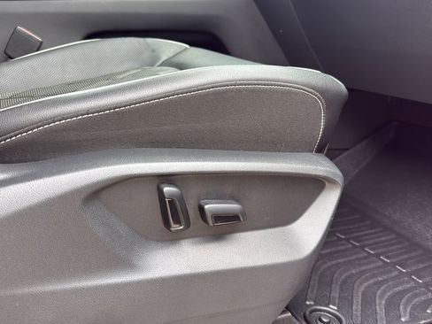 Used 2024 Volkswagen Atlas SEL Premium R-Line AWD/4WD image 24