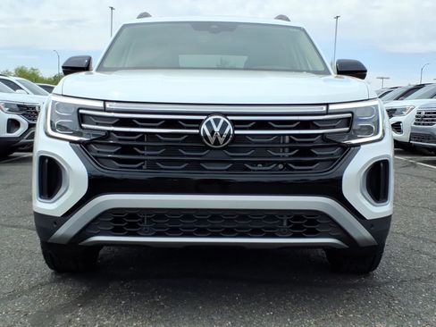 New 2026 Volkswagen Atlas Peak Edition AWD/4WD image 2