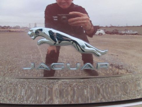 Used 2015 Jaguar XJ image 51