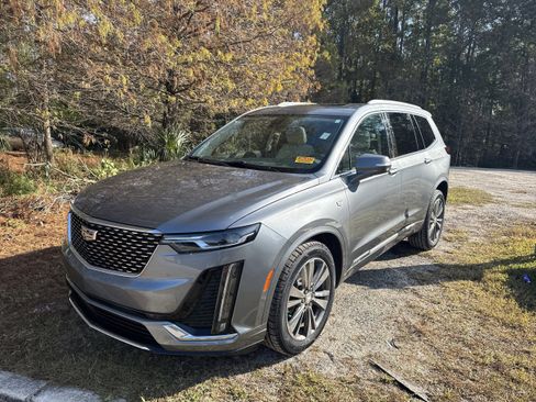 Used 2021 Cadillac XT6 Premium Luxury image 1