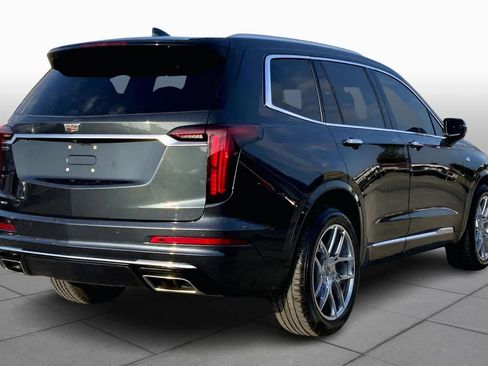 Used 2023 Cadillac XT6 Premium Luxury image 13