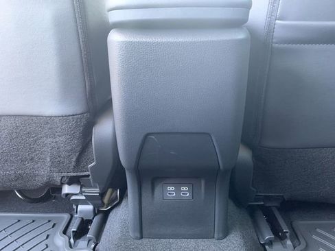 Used 2024 Toyota Prius XLE image 32