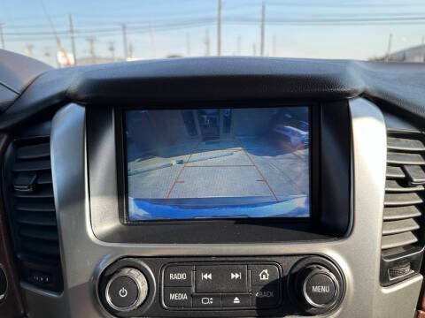 Used 2019 Chevrolet Suburban Premier AWD/4WD image 32