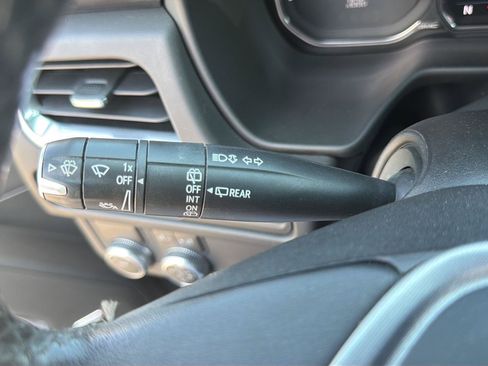 Used 2021 GMC Yukon XL SLT w/ SLT Premium Package RWD image 19