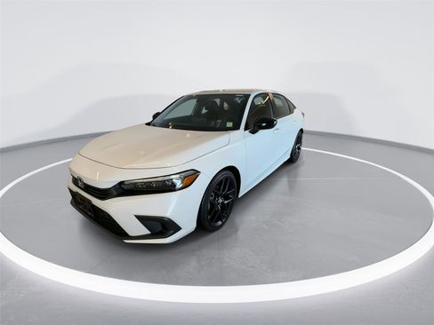 Used 2023 Honda Civic Sport image 4