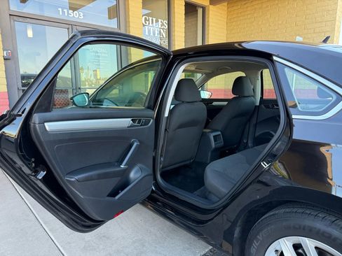 Used 2016 Volkswagen Passat 1.8T S image 19