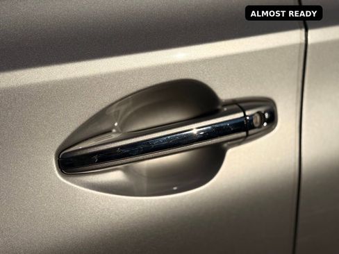 Used 2013 Toyota Avalon XLE Touring image 16