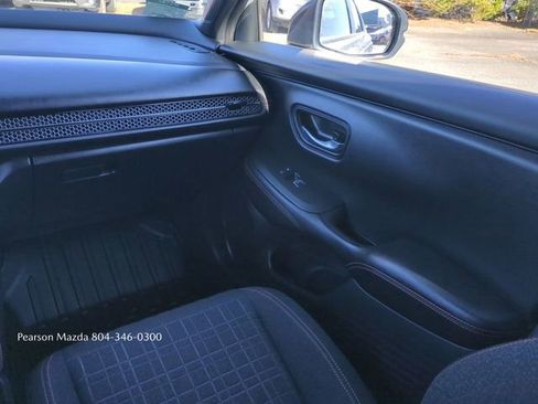 Used 2025 Honda HR-V Sport image 18