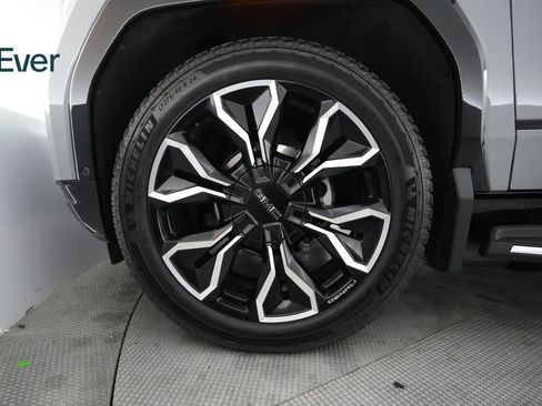 Used 2024 GMC Sierra EV Denali AWD/4WD image 16