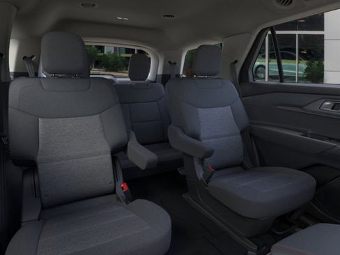 Used 2026 Ford Explorer Active AWD/4WD image 11