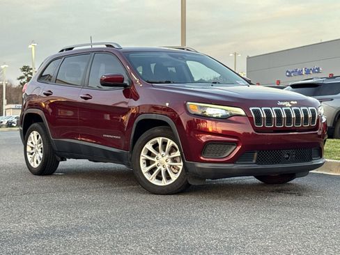 Used 2021 Jeep Cherokee Latitude image 2