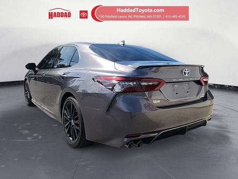 Used 2024 Toyota Camry XSE FWD image 3