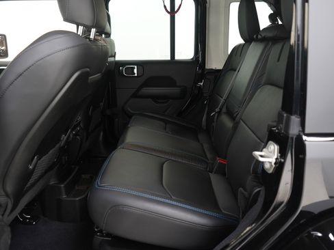 Used 2024 Jeep Wrangler High Altitude image 13