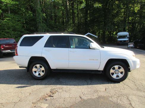 Used 2005 Toyota 4Runner Limited AWD/4WD image 4
