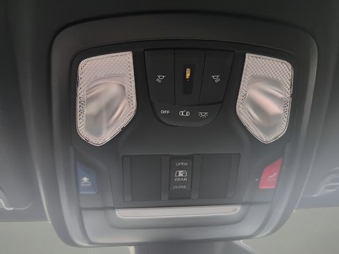 Used 2025 RAM 1500 Big Horn AWD/4WD image 23