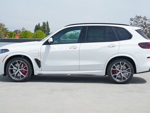 New 2026 BMW X5 xDrive50e w/ M Sport Package AWD/4WD image 4