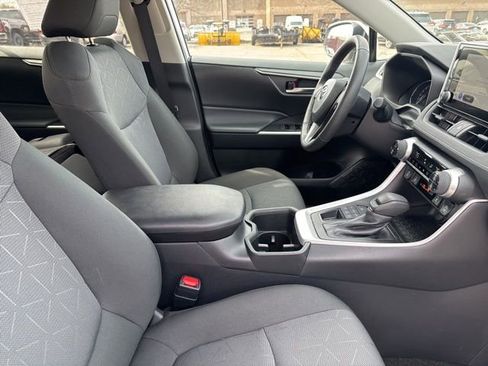 Used 2024 Toyota RAV4 XLE w/ Convenience Package image 9