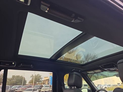 Used 2020 Land Rover Range Rover Long Wheelbase HSE image 21