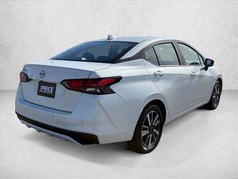 Used 2025 Nissan Versa SV FWD image 5