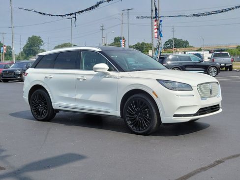 Used 2022 Lincoln Corsair Reserve AWD/4WD image 2