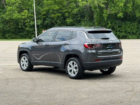 Used 2024 Jeep Compass Latitude AWD/4WD image 22