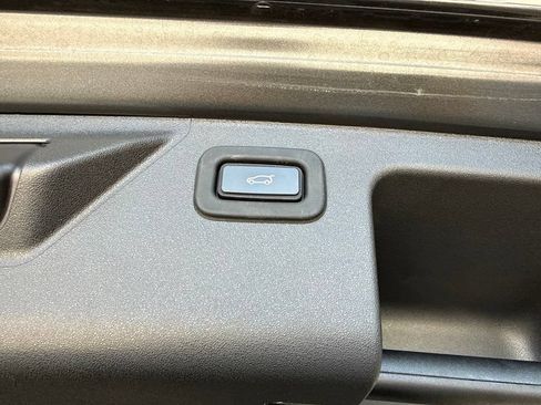 Used 2022 Land Rover Discovery Sport SE R-Dynamic AWD/4WD image 10