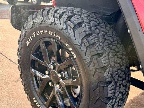 Used 2022 Jeep Gladiator Sport image 18