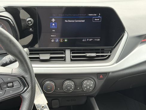 Used 2024 Chevrolet Trax RS w/ Driver Confidence Package FWD image 30