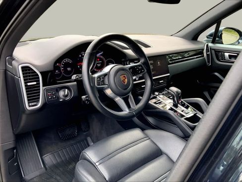 Used 2022 Porsche Cayenne AWD/4WD image 16