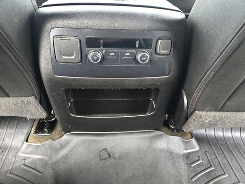 Used 2018 Chevrolet Suburban Premier image 23