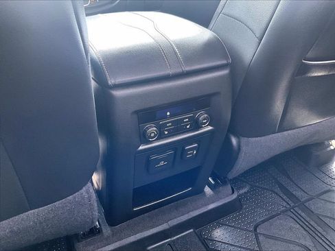 Used 2019 Chevrolet Traverse Premier AWD/4WD image 35