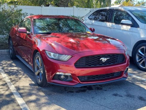 Used 2016 Ford Mustang Premium image 4