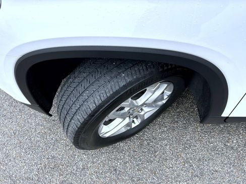 Certified 2020 Chevrolet Traverse LT w/ Driver Confidence II Package image 23