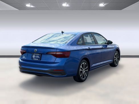 Used 2024 Volkswagen Jetta Sport FWD image 9